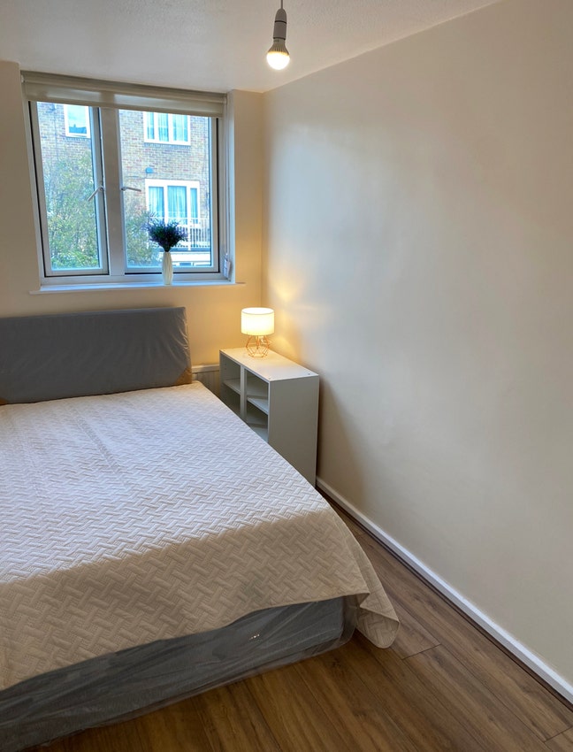  Room in a 6-Bed Home + Garden | bermondsey  Main Photo
