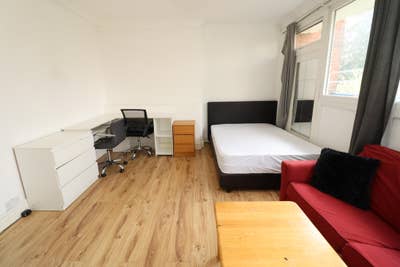 3 Spacious Rooms on the Way to King's Cross St Pan Main Photo