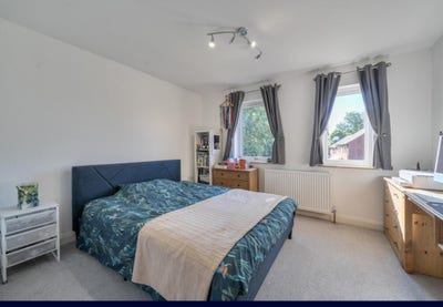 Double room available, 5mins from station Main Photo