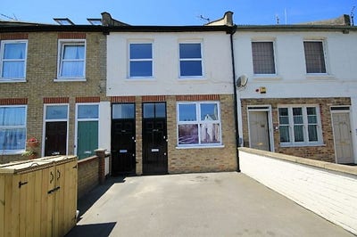 Modern 3 Bed 2 Bath Merton Roa D Souhtfield SW18 Main Photo