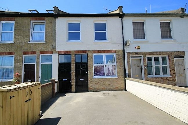 Modern 3 Bed 2 Bath Merton Roa D Souhtfield SW18 Main Photo