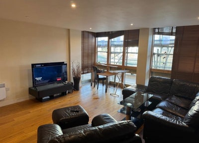 2 BED 2 Bath next to the Broad street  Main Photo
