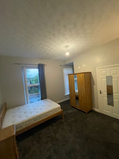 Double bedroom with En Suite - All Bills Included Main Photo