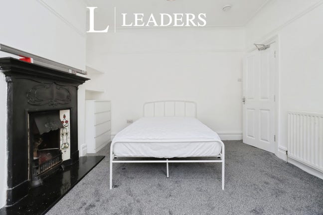 Room to Rent - Brassey Street Main Photo
