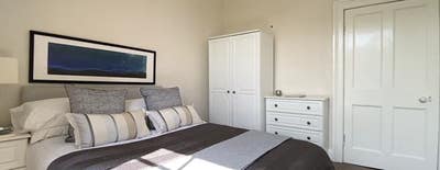Meadows room available 10 min walk from campus  Main Photo