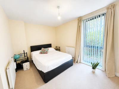 Colindale Station NW9 | Modern 1-Bed Apartment Main Photo