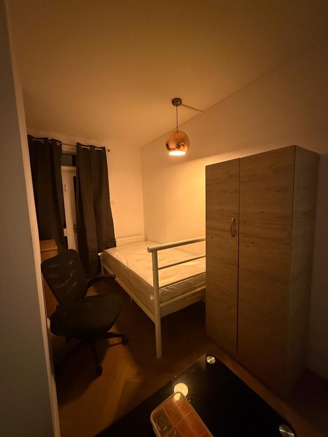 3 Single & 1 DBL Room near Barking | All Bills Inc Main Photo
