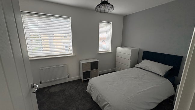 Single room available immediately in Shavington Main Photo