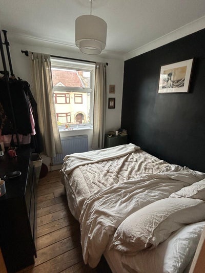 Small Double in Leyton with beautiful garden Main Photo