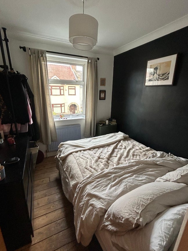 Small Double in Leyton with beautiful garden Main Photo