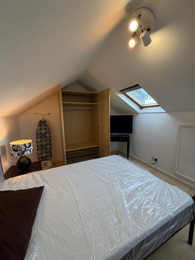 Spacious Double Room in Ealing Main Photo