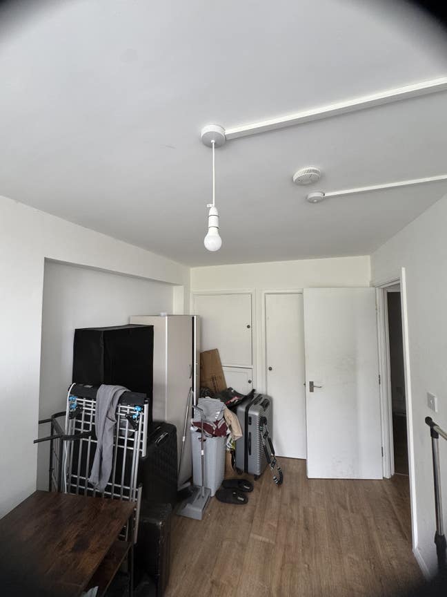 Large Double Room (Available for 1 Month) Main Photo