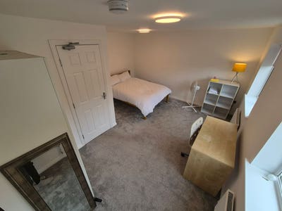 Big room next to Cambridge Science Park Main Photo