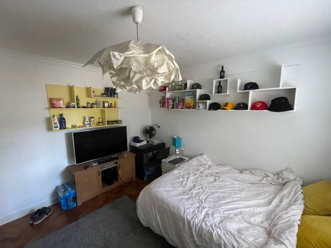 Room in 3 bedroom flat with garden Mill Hill  Main Photo