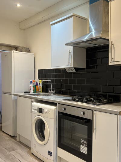 1 bed studio  Main Photo