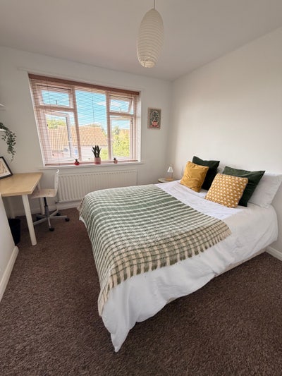 &pound;100 Amazon Voucher for August Move in! #Mayrd Main Photo