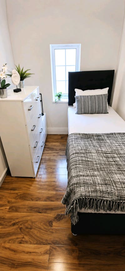 ✨Great Value Room in Lovely Pro Share in TW3 ✨ Main Photo