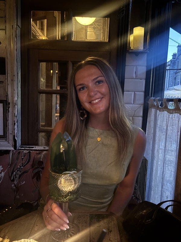 24 year old Female seeks a double room Main Photo