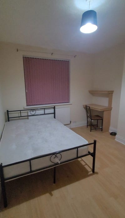 One double bed room from September 1 Main Photo