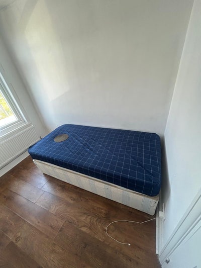A box room available for rent Main Photo