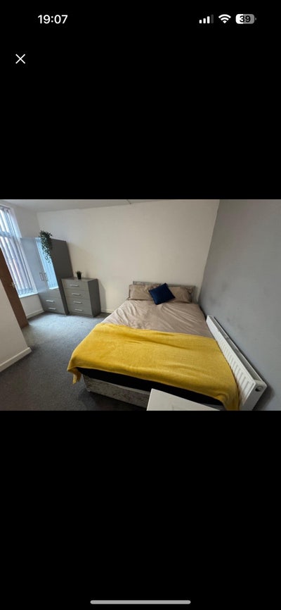 Furnished En Suite and Non En Suite Rooms Main Photo
