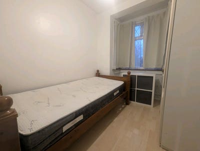 Cosy Single Room Available 🚆 14Min to Stn Main Photo