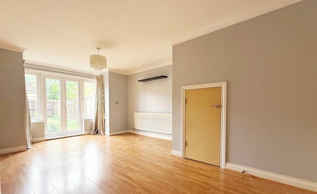 Brand New 1 bedroom Studio Available Early Sept Main Photo