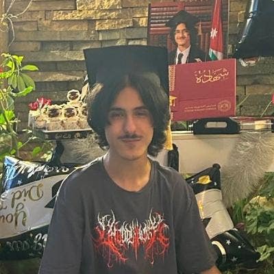 Looking for a roommate for first time in UK Main Photo