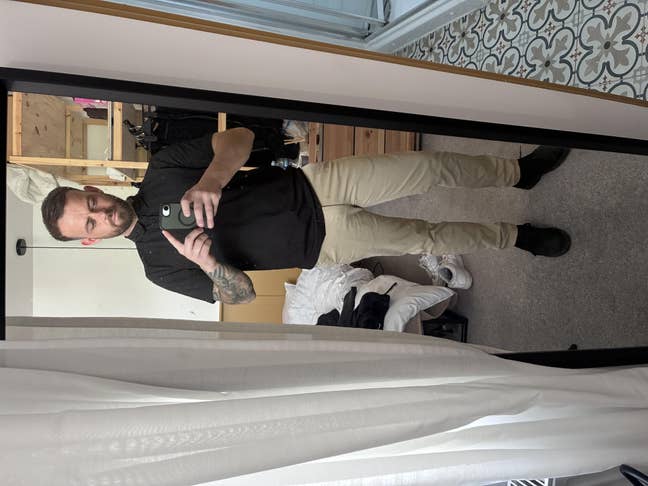 Looking for a room mate/house share Main Photo