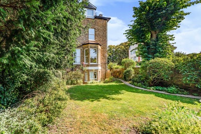 Refurbished flat in prime location  Main Photo