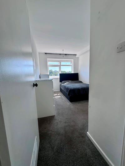 Available now - All bills included - &pound;750 pcm -BR3 Main Photo