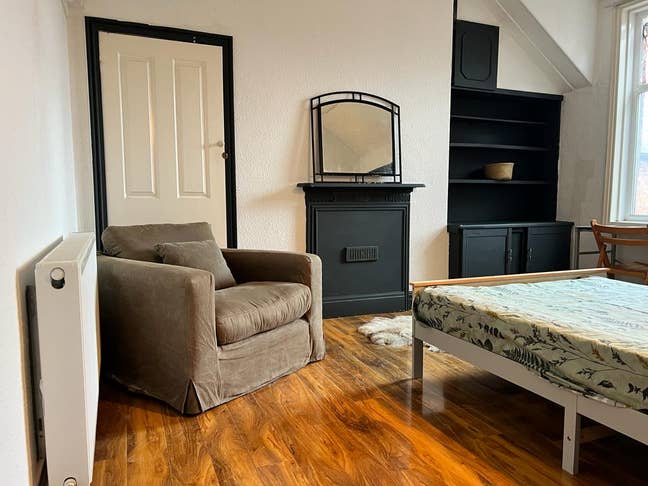Bright Stylish Room - All Bills Included Main Photo