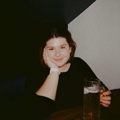 Friendly 25 year old female Main Photo