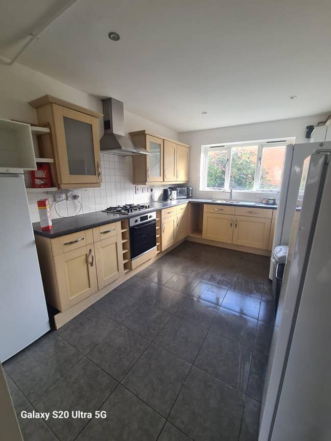 6 Bed Detached House, Knapp Gate, MK5 Main Photo