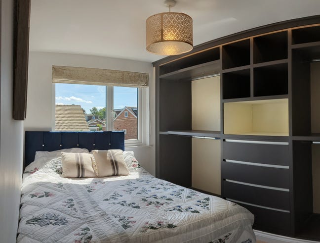 Excellent double room for rent in Huntington  Main Photo