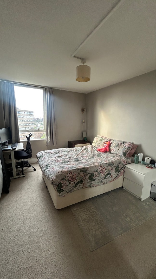 Spacious double room in Clapham Junction!  Main Photo