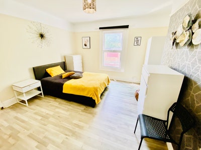 Super Large 16M2 Room freshly renovated Main Photo
