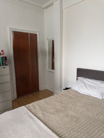 Kind size room -Leyton  Main Photo