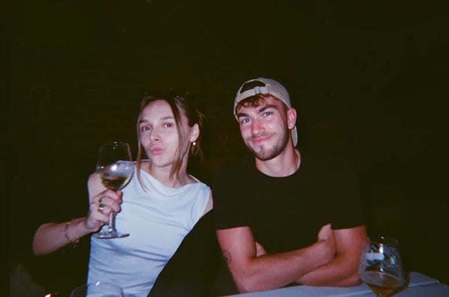 M(22) looking for room/buddy up with social group Main Photo