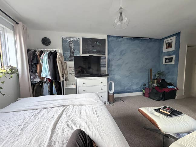 Beautiful Room Victoria house Sublet 22/09-09/11 Main Photo