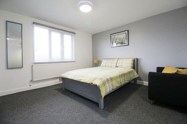 ✨ Stylish Ensuite Double Room | All Bills Included Main Photo