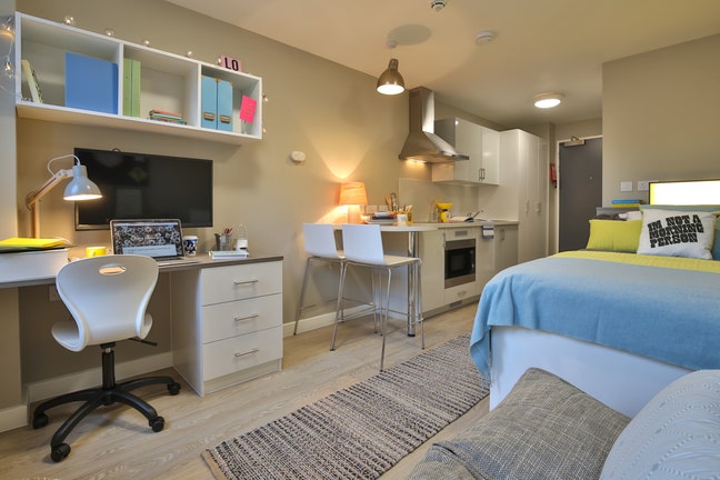 Central Bath Student Studio – Tenancy Takeover Main Photo