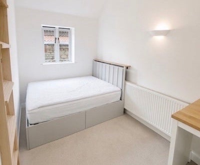 Modern Room for Rent in Chippenham Main Photo