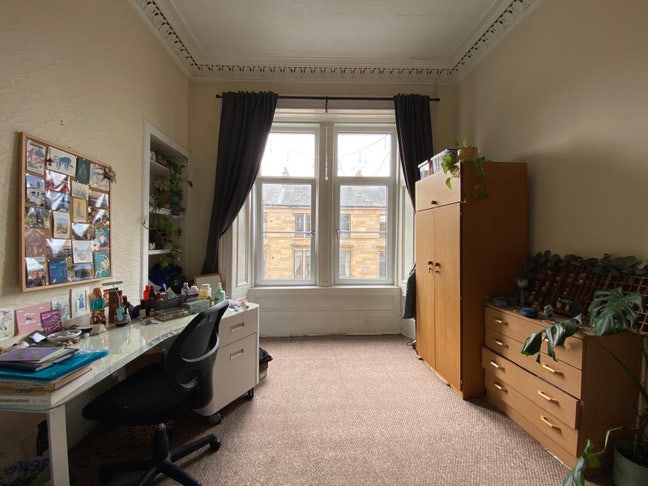 2 rooms available in student flat in West End Main Photo