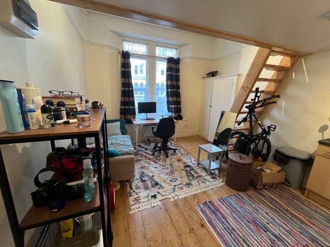 Split Level Studio - &pound;200 Off first Month Rent Main Photo