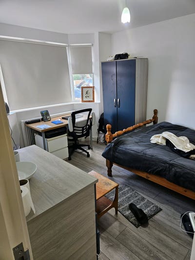 Double Room in Friendly 5-Bed House Share – Headin Main Photo