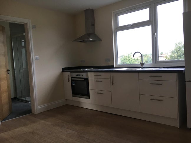 Newly refurbished self contained one bedroom Main Photo