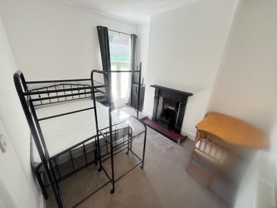 Furnished double bedroom. All bills included. 550&pound; Main Photo