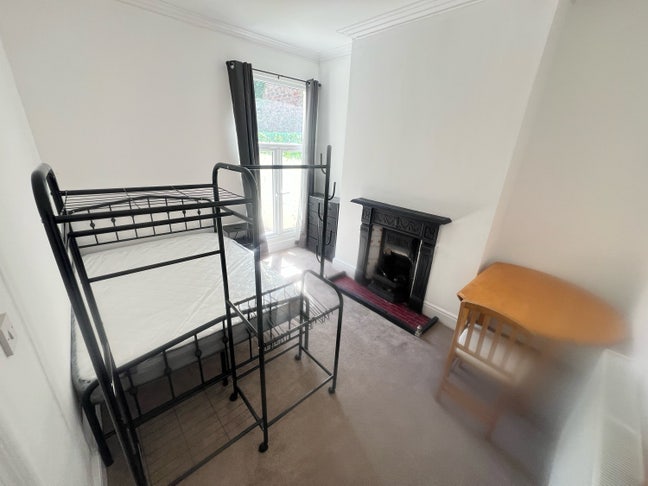 Furnished double bedroom. All bills included. 550&pound; Main Photo