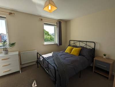 Large Double Short Walk From Cribbs Causeway Main Photo